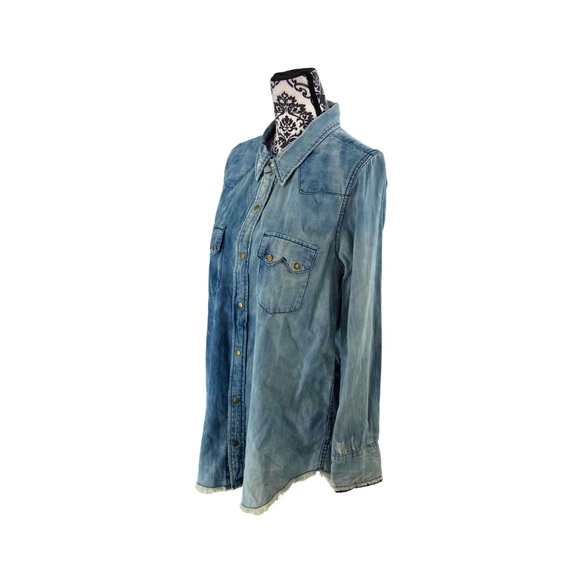 Free People Distressed Denim Shirt Boho Western Tomboy Snap Button Frayed Hem - Picture 12 of 13